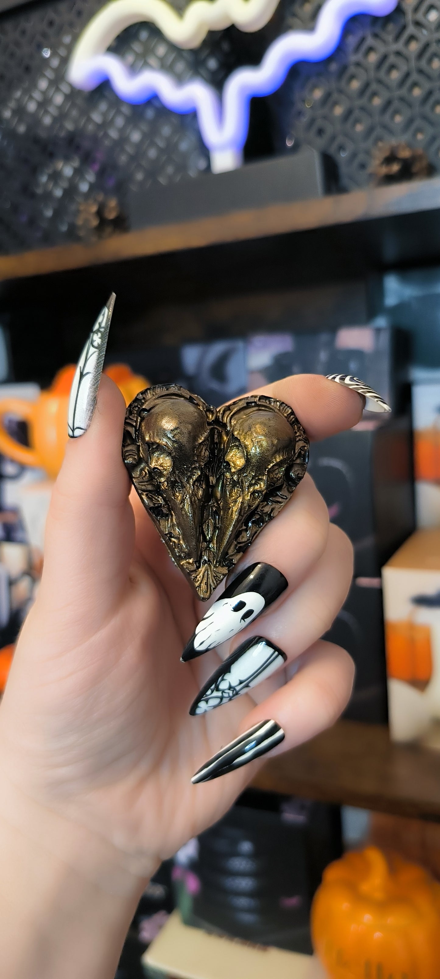 Magnet Dark Raven