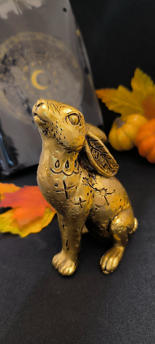 Figurine lièvre de minuit mystique de 13 cm